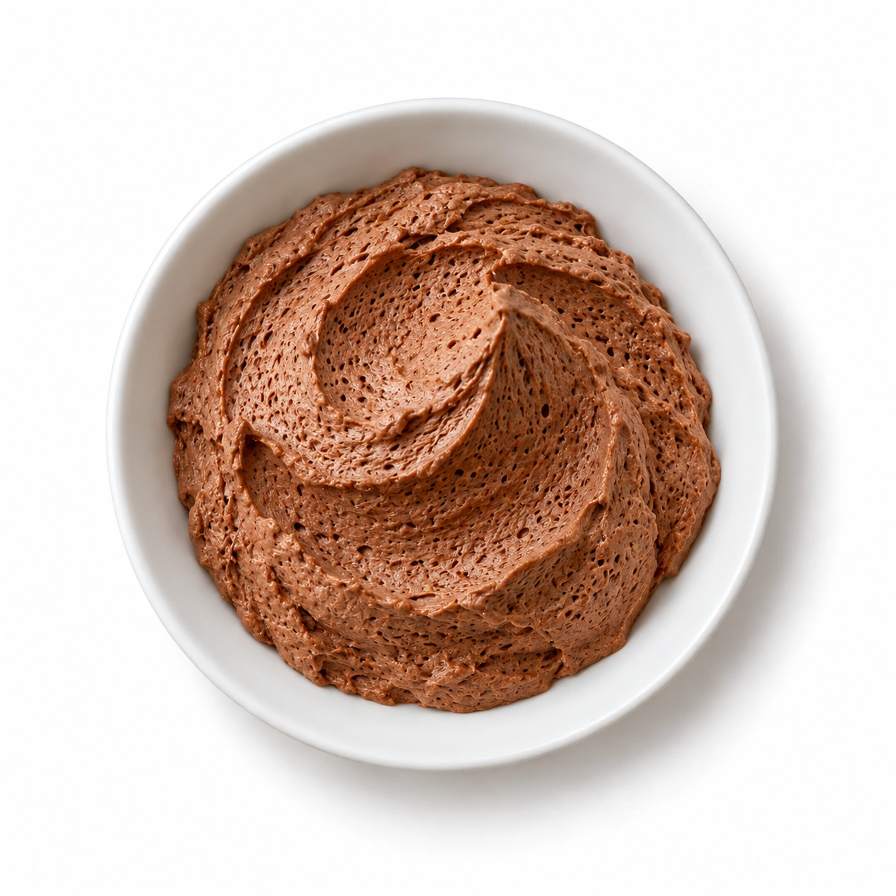 Schokoladenmousse in einer weißen Schale.
