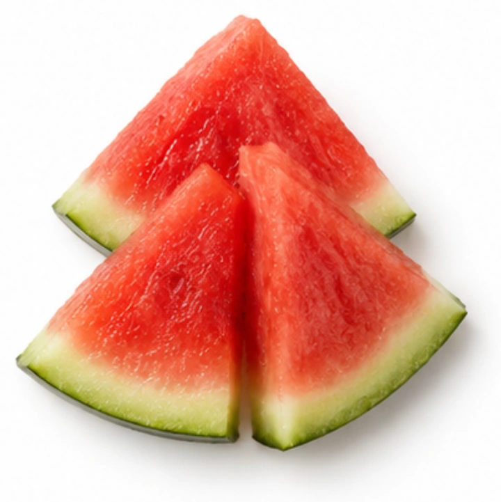 Wassermelone vor weißem Hintergrund.