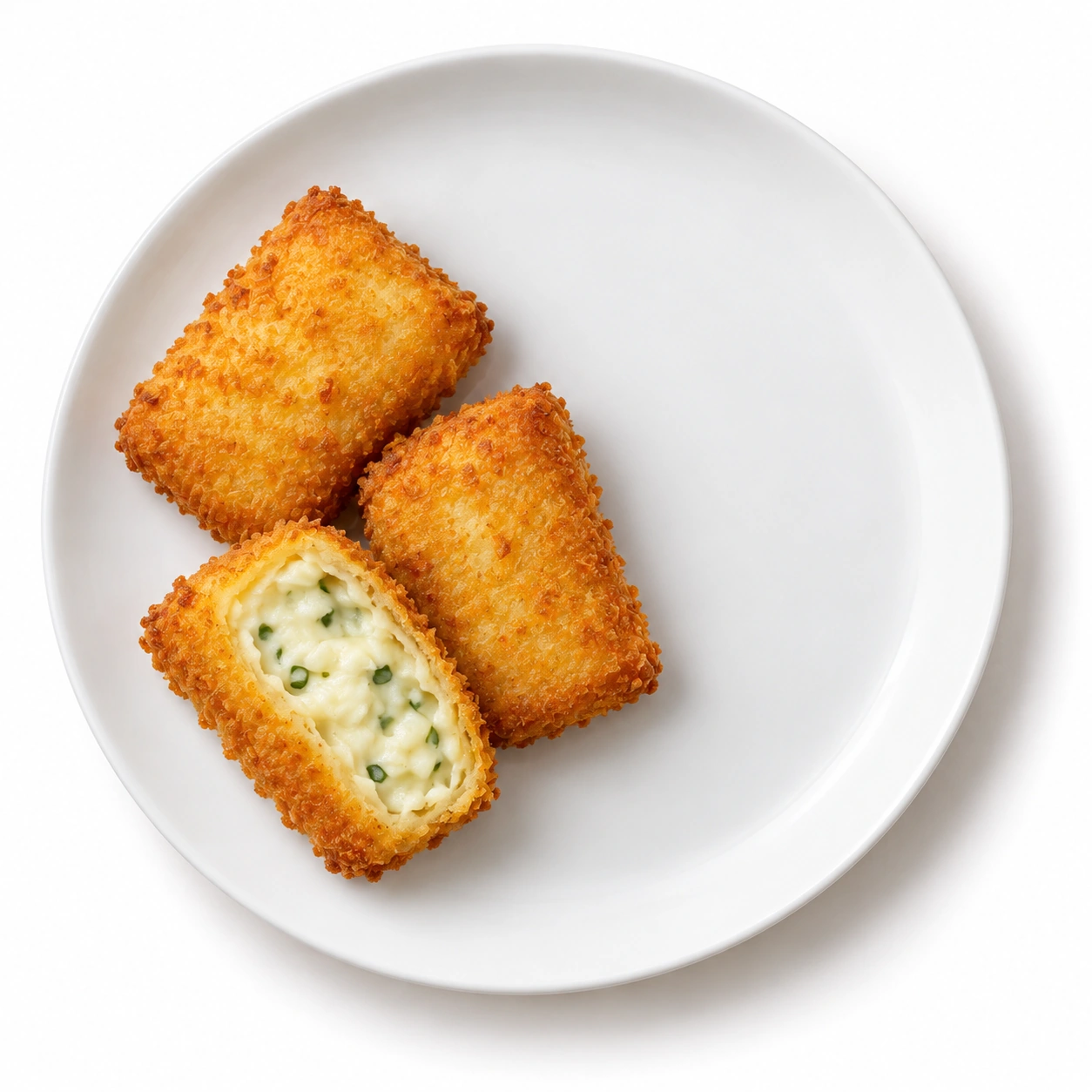 Kartoffeltaschen vor weißem Hintergrund.